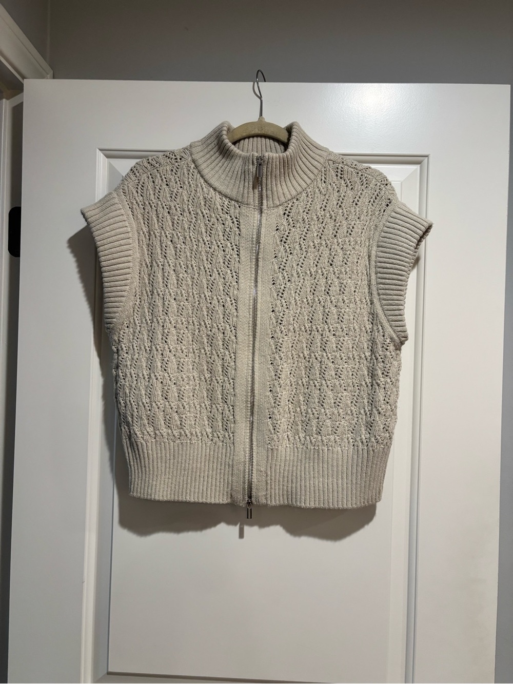 Women’s 1. State Cream Sleeveless Zip-Up Cable Knit Vest